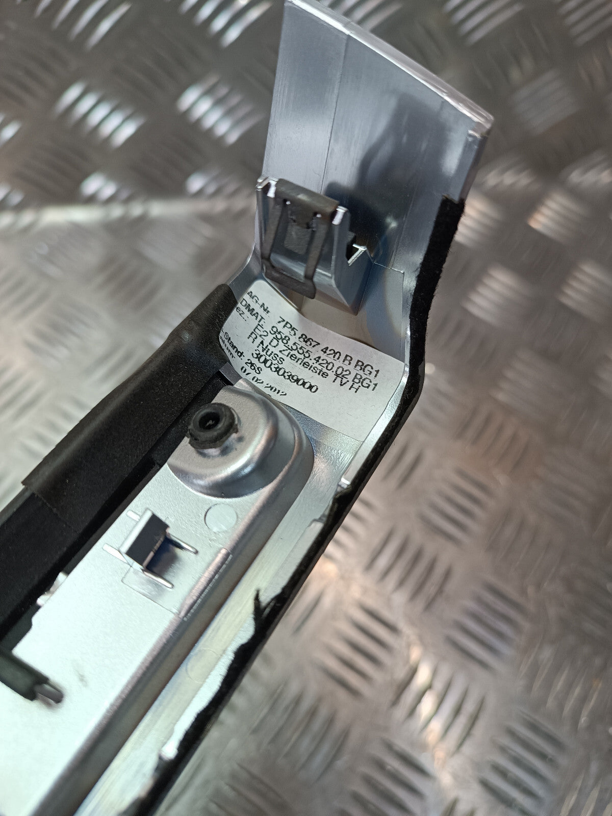 Porsche Cayenne S 92A Blende Leiste Türverkleidung 7P5857222R 3 gebraucht - Original – Produktansicht 3