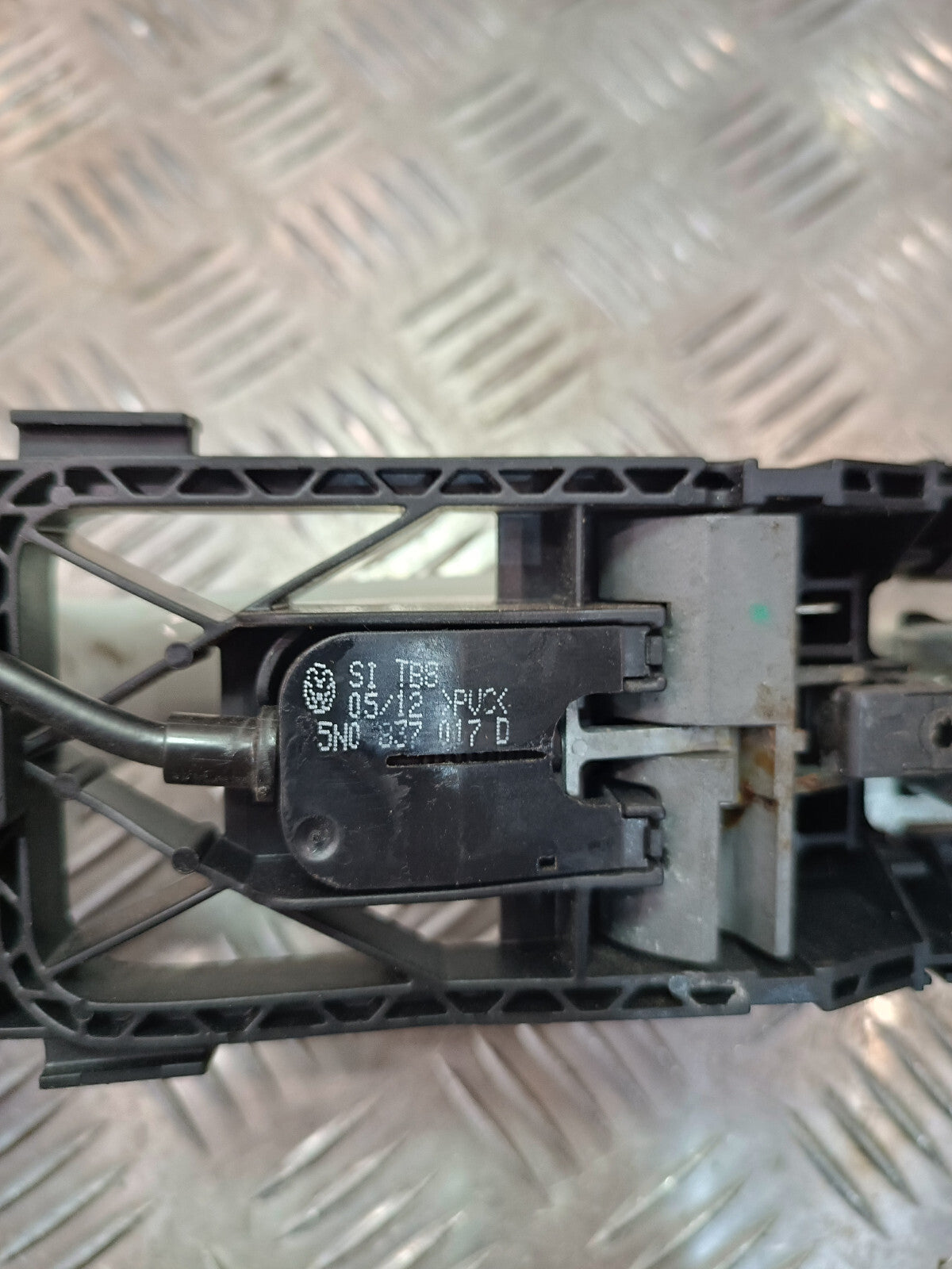 Porsche Cayenne S 92A Vorne Links Türgriff Türöffner 5N0839885H ORIGINAL gebraucht - 5N0837017D – Produktansicht 3