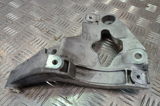 Jeep Grand WK2 3.0 CRD Halter ZHT VMMT0321 3310F ORIGINAL gebraucht - Cherokee – Produktansicht 1