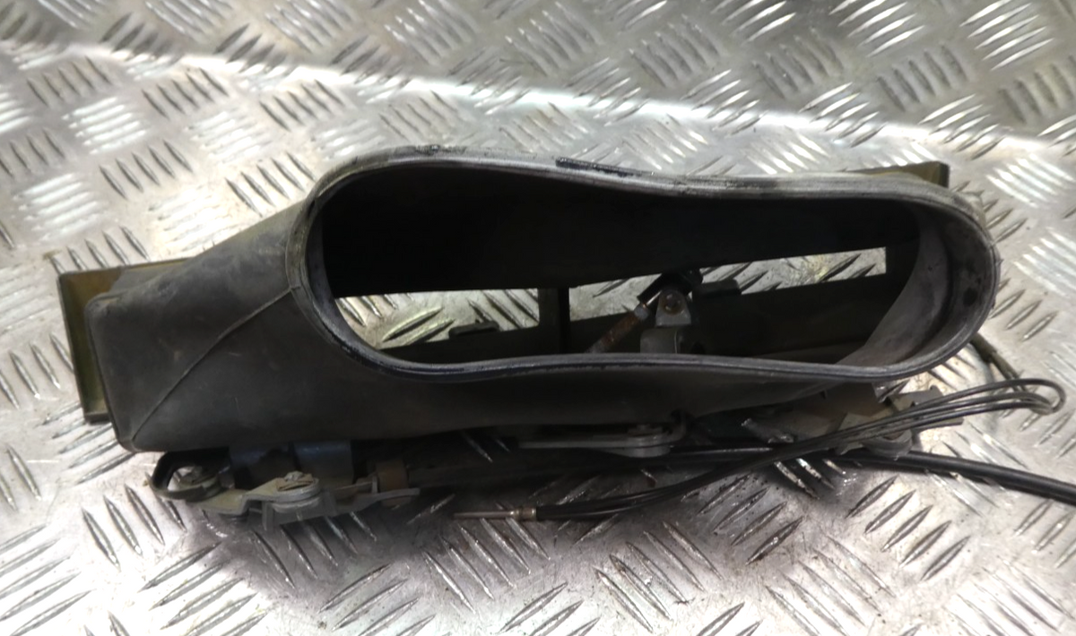 Mercedes-Benz W126 C126 Lüftungs Luft Dusche Düse Mitte Gitter Klima Regler – Produktansicht 3