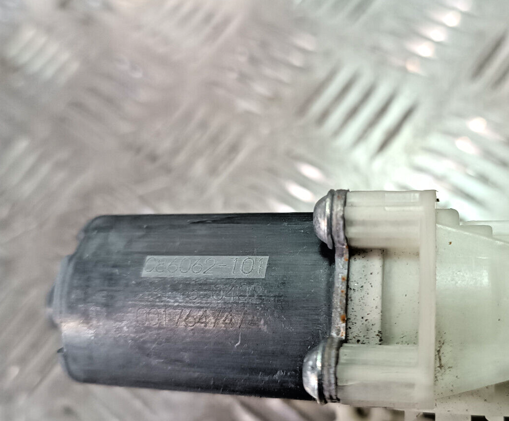 OPEL ASTRA K 1.4 Turbo 2019 Fensterhebermotor vorne links -101 ORIGINAL gebraucht - C86062 – Produktansicht 2