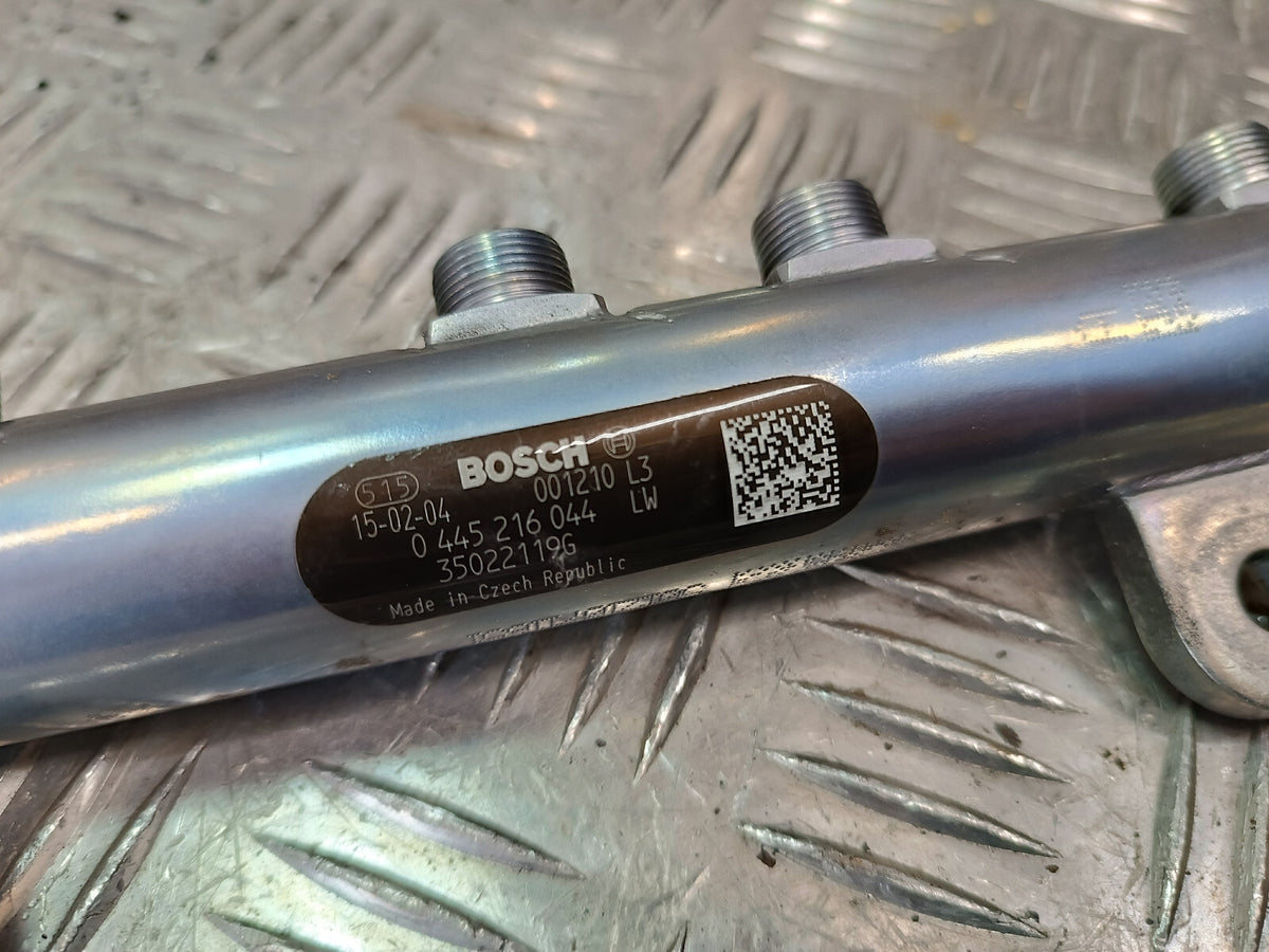 Jeep Grand Cherokee WK2 3.0 CRD Kraftstoffverteiler 35022119G ORIGINAL gebraucht - 0445216044LW – Produktansicht 3