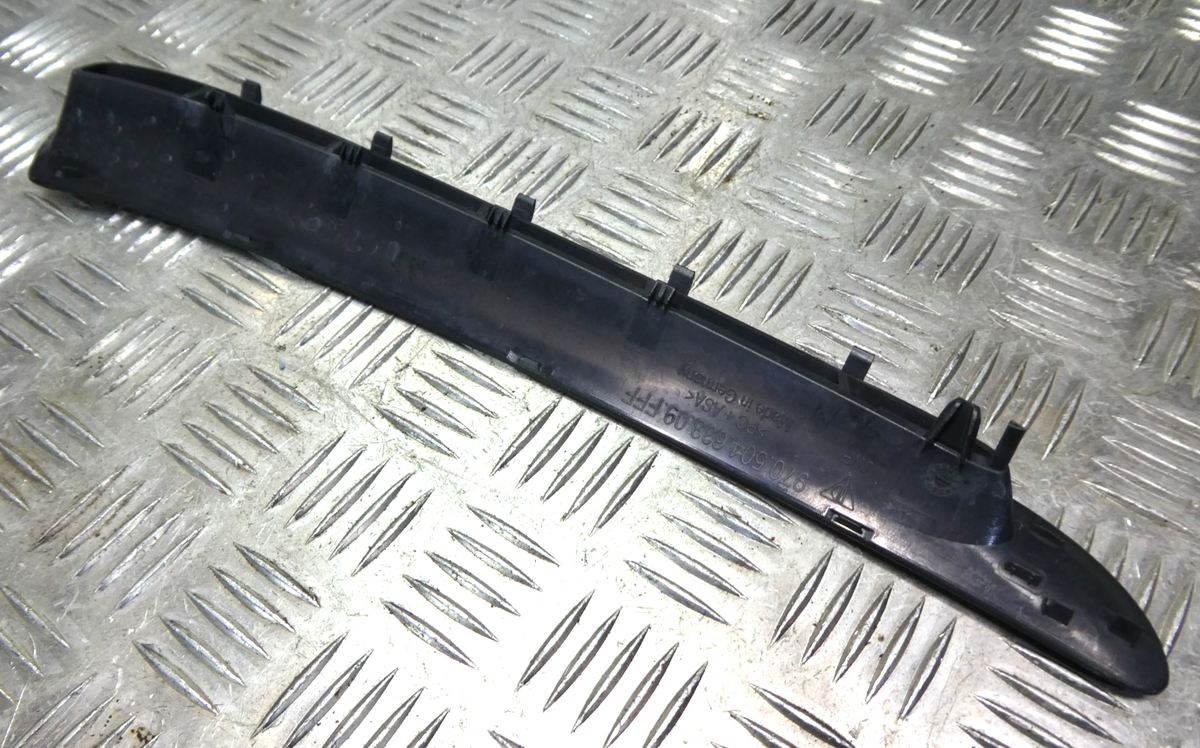 Porsche Panamera 970 Blende für Kotflügel, Lufteinlass Links Vorne ORIGINAL gebraucht - 97050463309 – Produktansicht 2