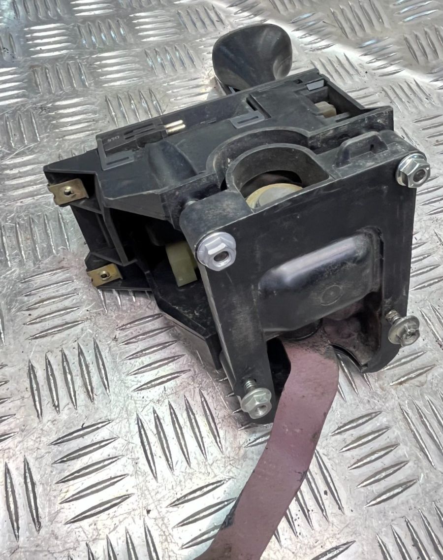 Mercedes-Benz C126 W126 _ Schaltkulisse Wählhebel Automatik _ ORIGINAL gebraucht - 1262670740 – Produktansicht 2