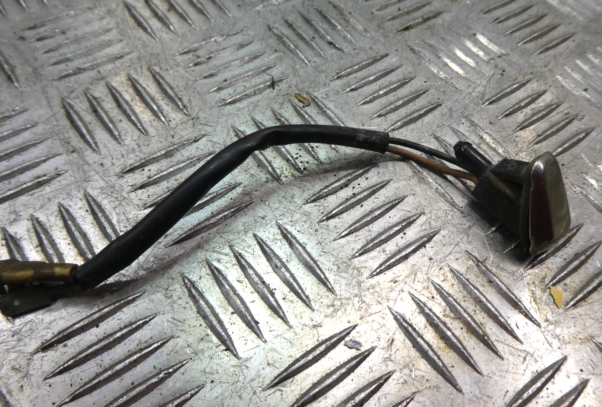 Mercedes-Benz W126 C126 SEC Scheibenwaschdüse Chrom beheizbar gebraucht - - Original – Produktansicht 2