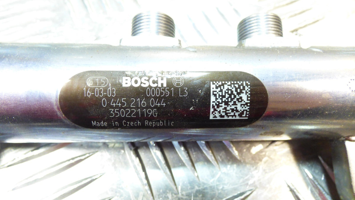 Jeep Grand Cherokee 3.0 CDR WK2 Einspritzleiste Kraftstoffverteiler ORIGINAL gebraucht - 0445216044 – Produktansicht 2