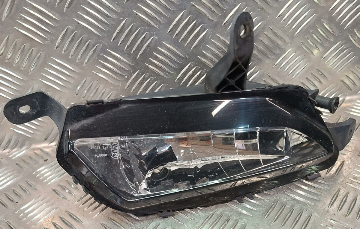 OPEL ASTRA K 1.4 Turbo Nebelscheinwerfer Nebelleuchte Links GM ORIGINAL gebraucht - 13401153 – Produktansicht 1
