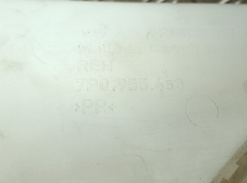Porsche Cayenne S 92A Wischwasserbehälter 7P0955453 ORIGINAL gebraucht - Spritzwasserkasten – Produktansicht 3