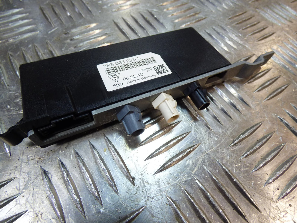 Porsche Cayenne 92A Antennenverstärker Rechts Antenne ORIGINAL gebraucht - 7P5035225L – Produktansicht 1