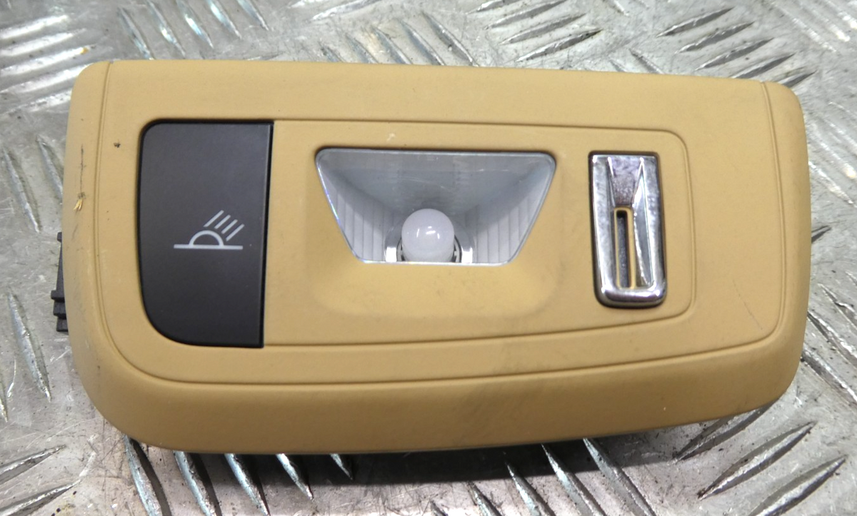 Porsche Panamera 970 Innenleseleuchte rechts Luxorbeige ORIGINAL gebraucht - 97063206203 – Produktansicht 1