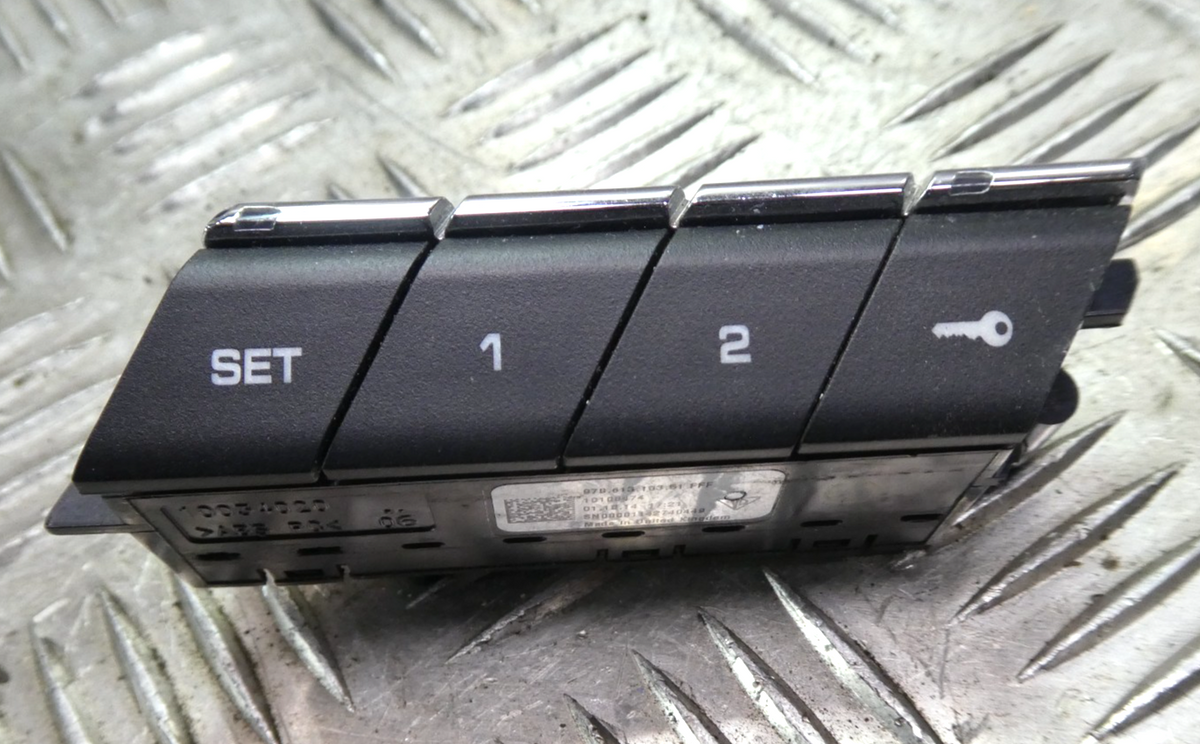 Porsche Panamera 970 Memory schalter für Sitzverstellung Vorne Links ORIGINAL gebraucht - 97061310351 – Produktansicht 1