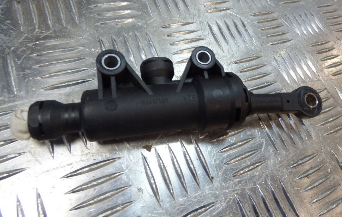 Porsche 987 997 911 Kupplungsgeberzylinder / 997.423.171.01 ORIGINAL gebraucht - 99742317101 – Produktansicht 2
