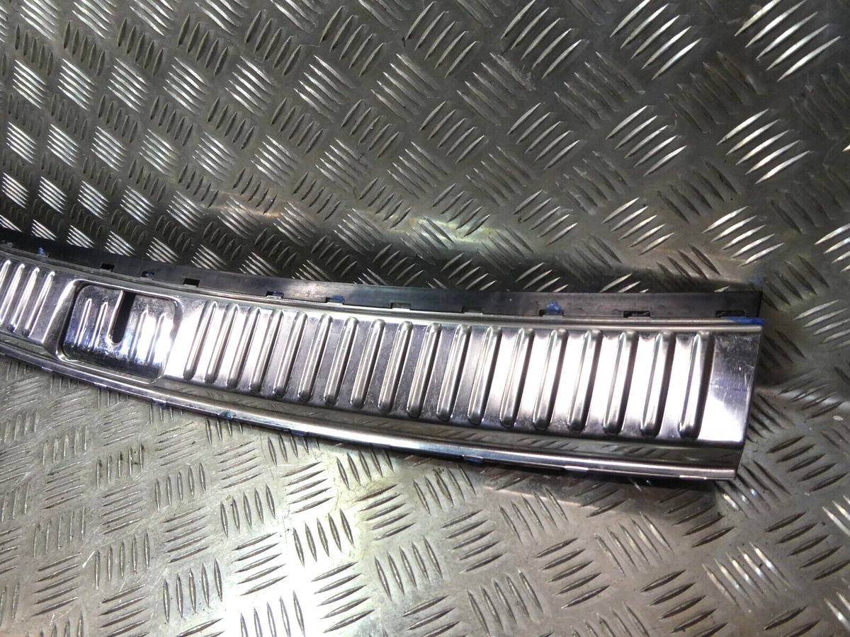 Porsche Cayenne 92A Ladekannte hinten 7P0863459F 7P5863909 7P5863422 ORIGINAL gebraucht - Verkleidung – Produktansicht 3