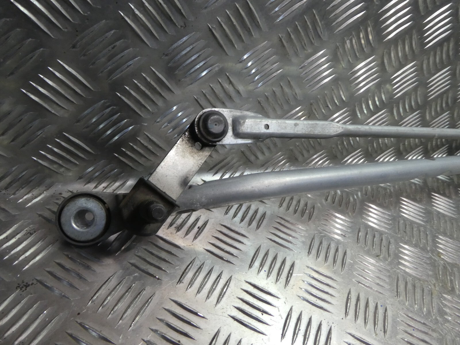 Porsche Cayenne S 92A Gestänge Scheibenwischer Vorne 7P0955023 ORIGINAL gebraucht - 3397021158 – Produktansicht 2