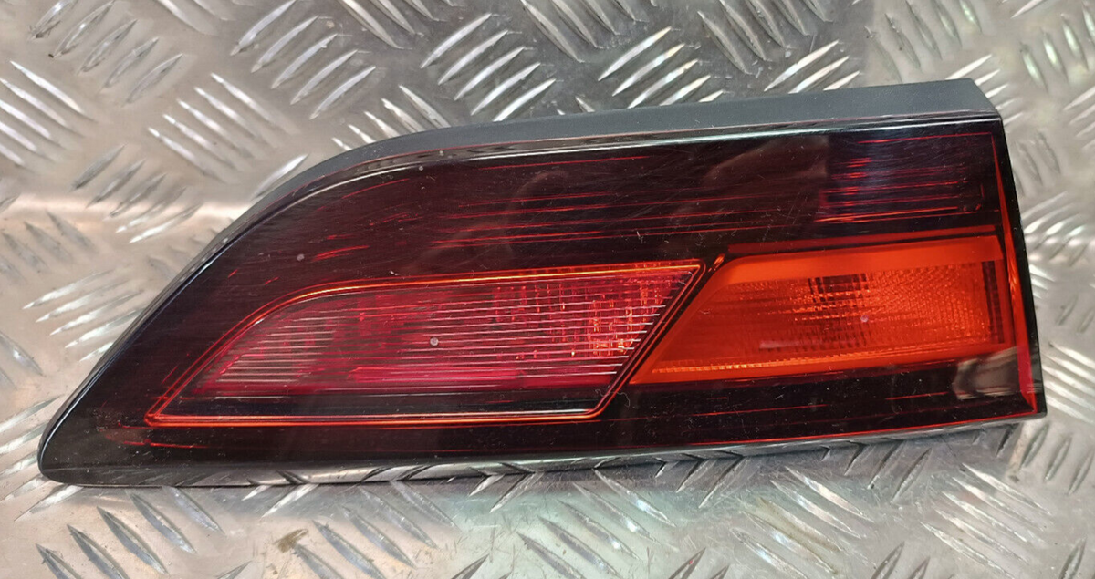 OPEL ASTRA K 1.4 Turbo Heckleuchte Rückleuchte Innen Links GM ORIGINAL gebraucht - 13401162 – Produktansicht 1