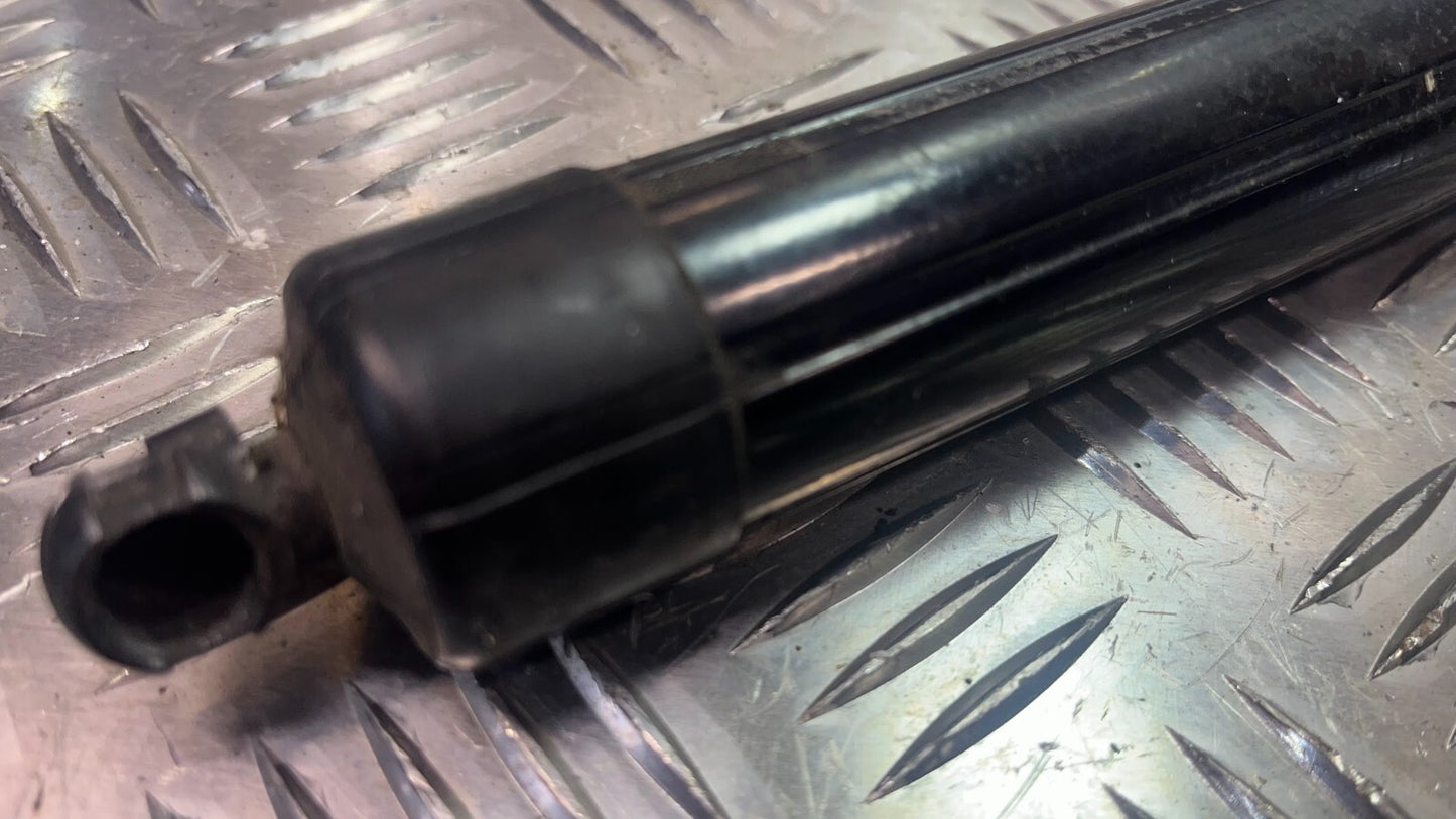 Porsche Cayenne S 92A Heckklappe Hub Powerlift 7P5827851D R = L ORIGINAL gebraucht - Gasfeder – Produktansicht 2