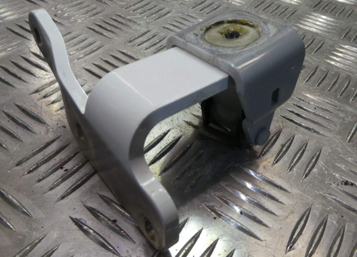 Porsche Cayenne 92A Heckklappescharnier rechts 7P5827302D+ 7P5827699A gebraucht - Original – Produktansicht 3