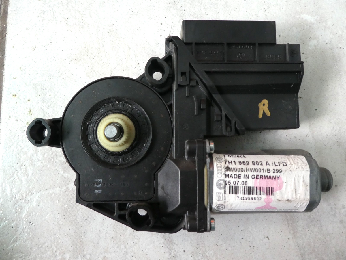 VW T5 MULTIVAN 2003-16 Fensterhebermotor Tür Vorne Rechts 7H1959802A ORIGINAL gebraucht - Transporter – Produktansicht 1