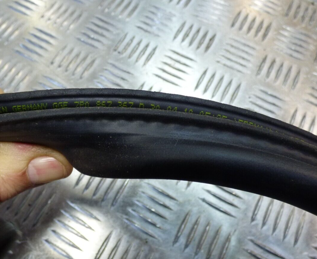 Orig. Porsche Cayenne 92A Türdichtung Tür hinten rechts 7P0867367D ORIGINAL gebraucht - Gummidichtung – Produktansicht 3