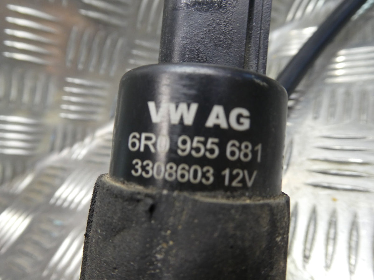 PORSCHE MACAN 3.0 TDI 6R0955681 ORIGINAL gebraucht - Scheinwerferwaschmotor – Produktansicht 2