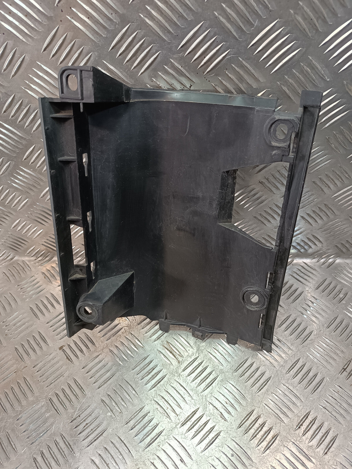 VW T5 1.9 TDI Blende Stoßstangenecke Halter Rechts 7H0807130A ORIGINAL gebraucht - Transporter – Produktansicht 2