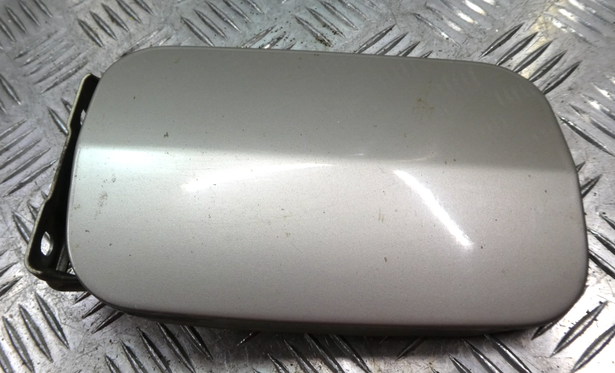 Mercedes-Benz C126 W126 Coupe SEC Tankklappe Tankdeckel – Produktansicht 1