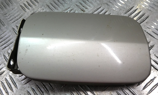 Mercedes-Benz C126 W126 Coupe SEC Tankklappe Tankdeckel – Produktansicht 1