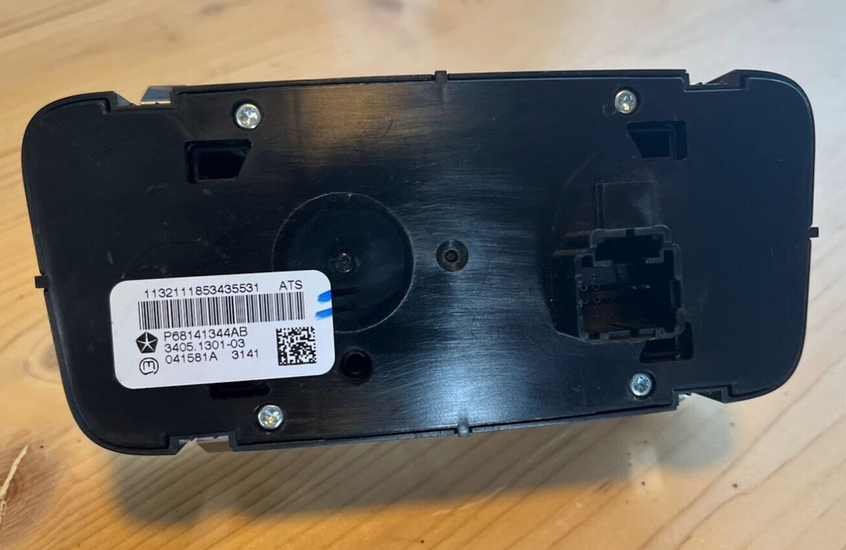 Jeep Grand Cherokee IV WK2 4WD Bedienfeld Schalter 4WD Control Panel ORIGINAL gebraucht - P68141344AB – Produktansicht 4