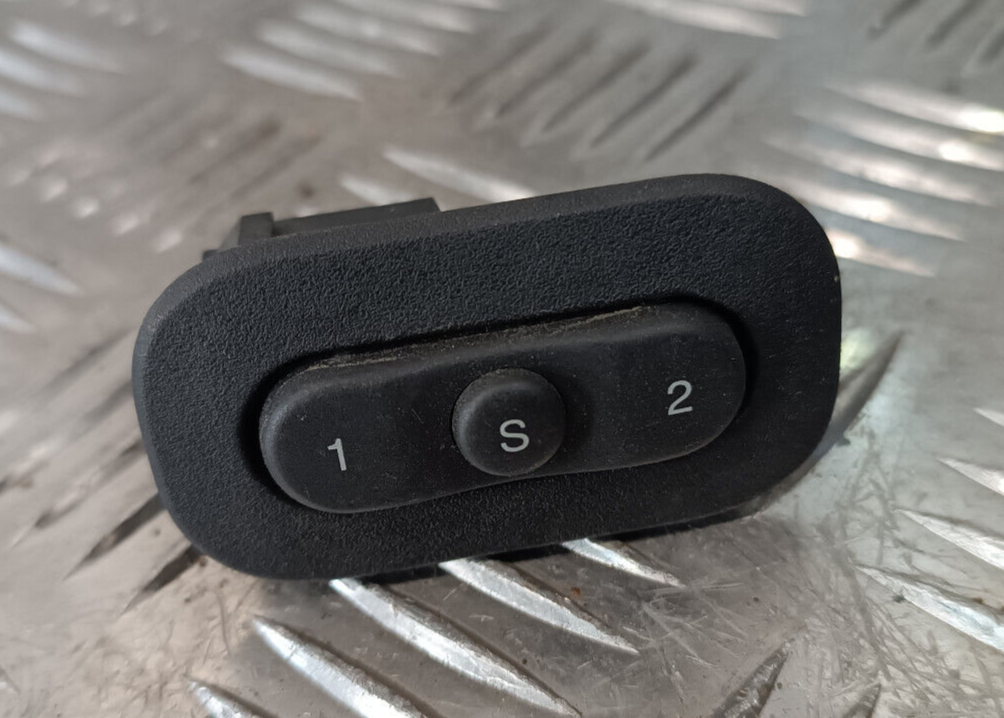 Jeep Grand WK2 Sitzschalter Speicher Memory Sitzverstellung 5JF97TRMAC ORIGINAL gebraucht - Cherokee – Produktansicht 1