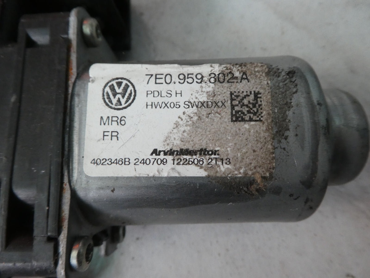 VW T5 MULTIVAN 2003-16 Fensterhebermotor Tür Vorne Rechts 7E0959802A ORIGINAL gebraucht - Transporter – Produktansicht 3