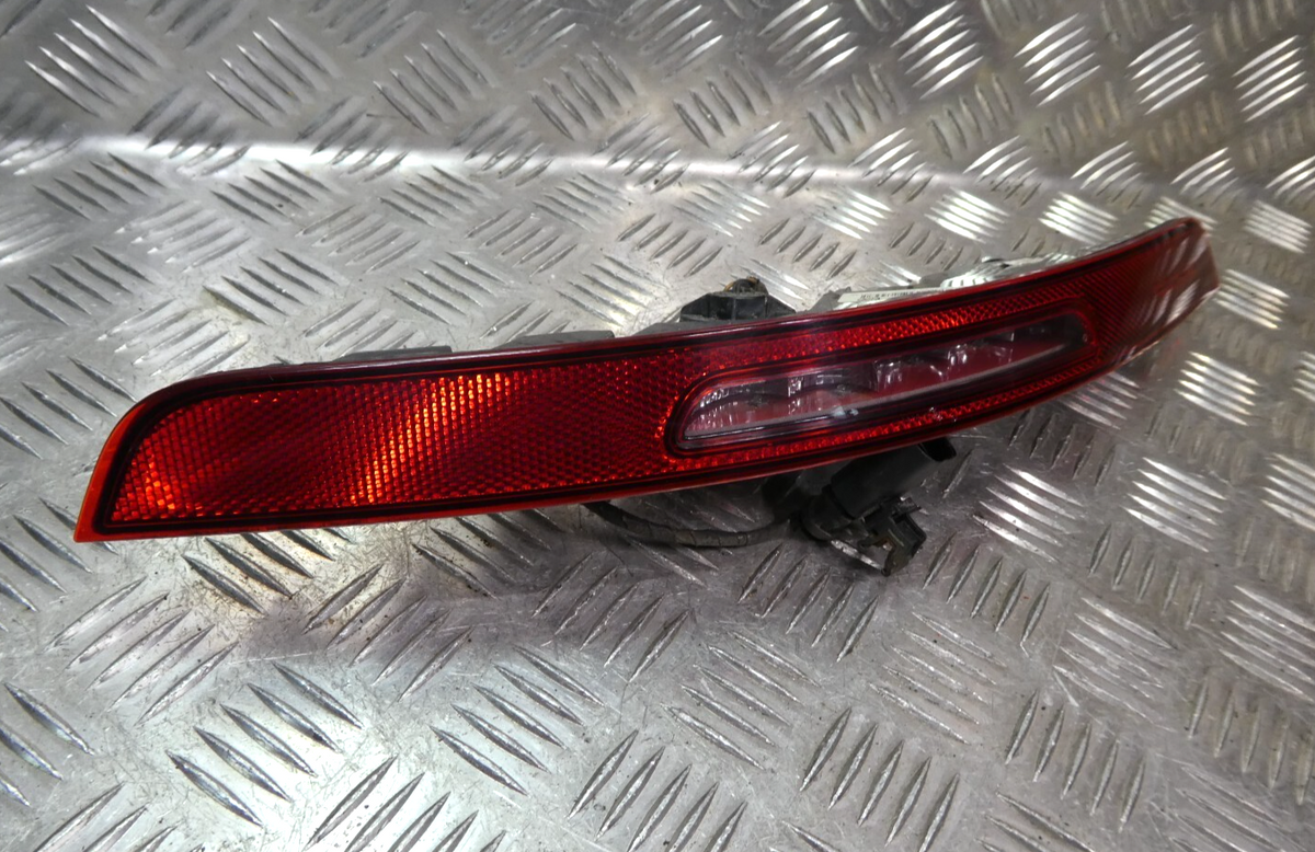 Porsche Macan 95B Rücklicht Stoßfängerleuchte Hinten Links 95B945725J gebraucht - Original – Produktansicht 2