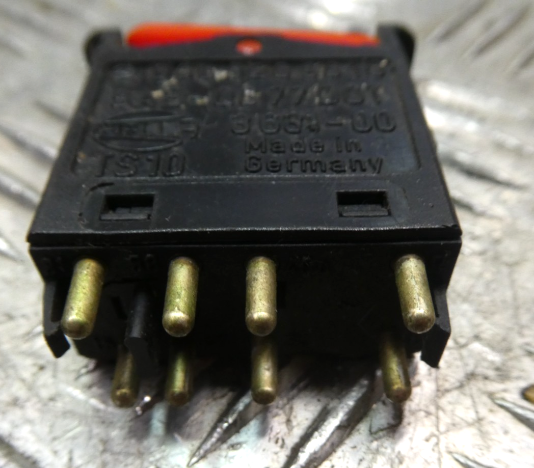 Original Mercedes-Benz W126 C126 SEC Schalter Warnblinker gebraucht - 0008209010 – Produktansicht 2