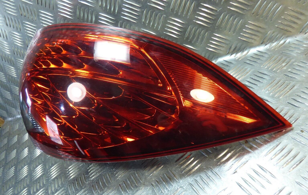 Porsche Cayenne 92A Orig. LED Rückleuchte aussen links 7P5945095F ORIGINAL gebraucht - Heckleuchte – Produktansicht 3