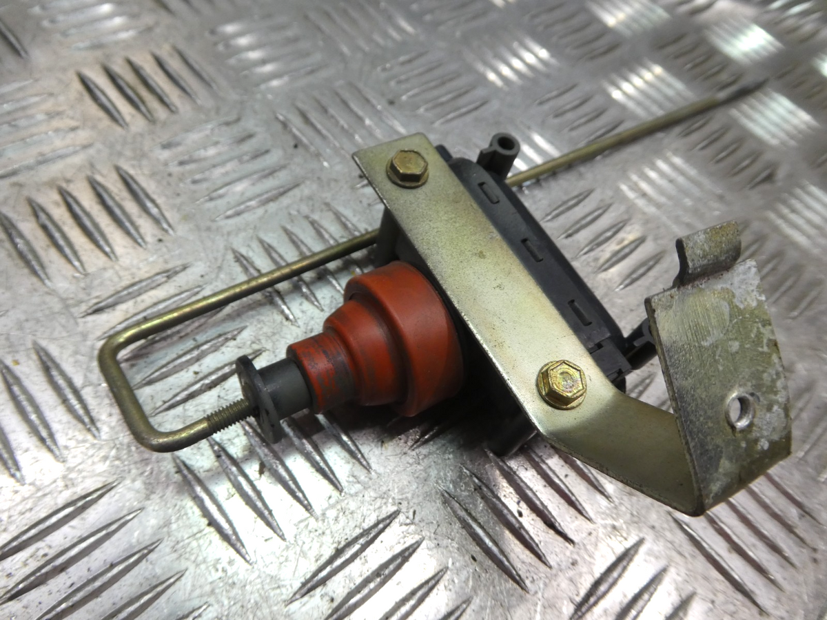 Mercedes W126 C126 ZV Vakuum Element Tankklappe Zentralverriegelung ORIGINAL gebraucht - 0008007775 – Produktansicht 2