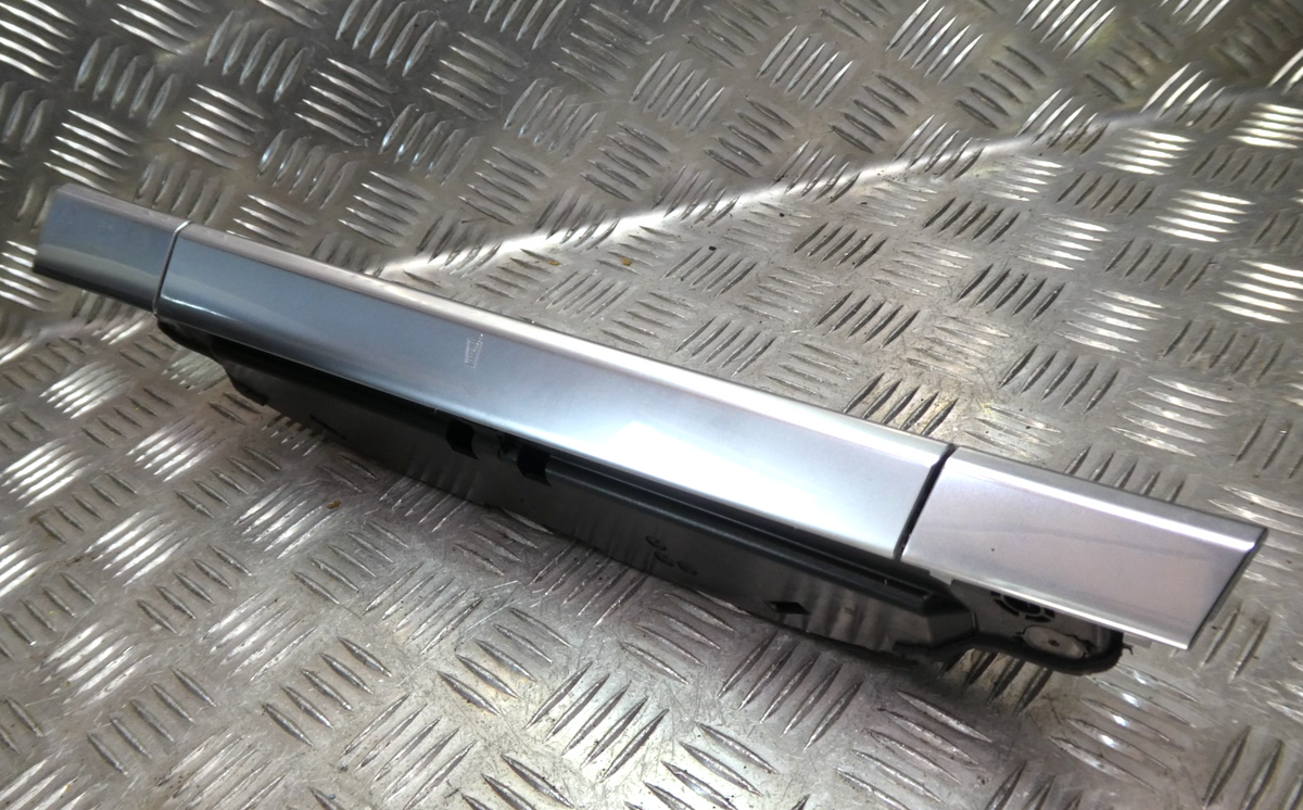 Porsche Panamera 970 Getränkehalter Armaturenbrett LHD ORIGINAL gebraucht - 97055239401 – Produktansicht 4