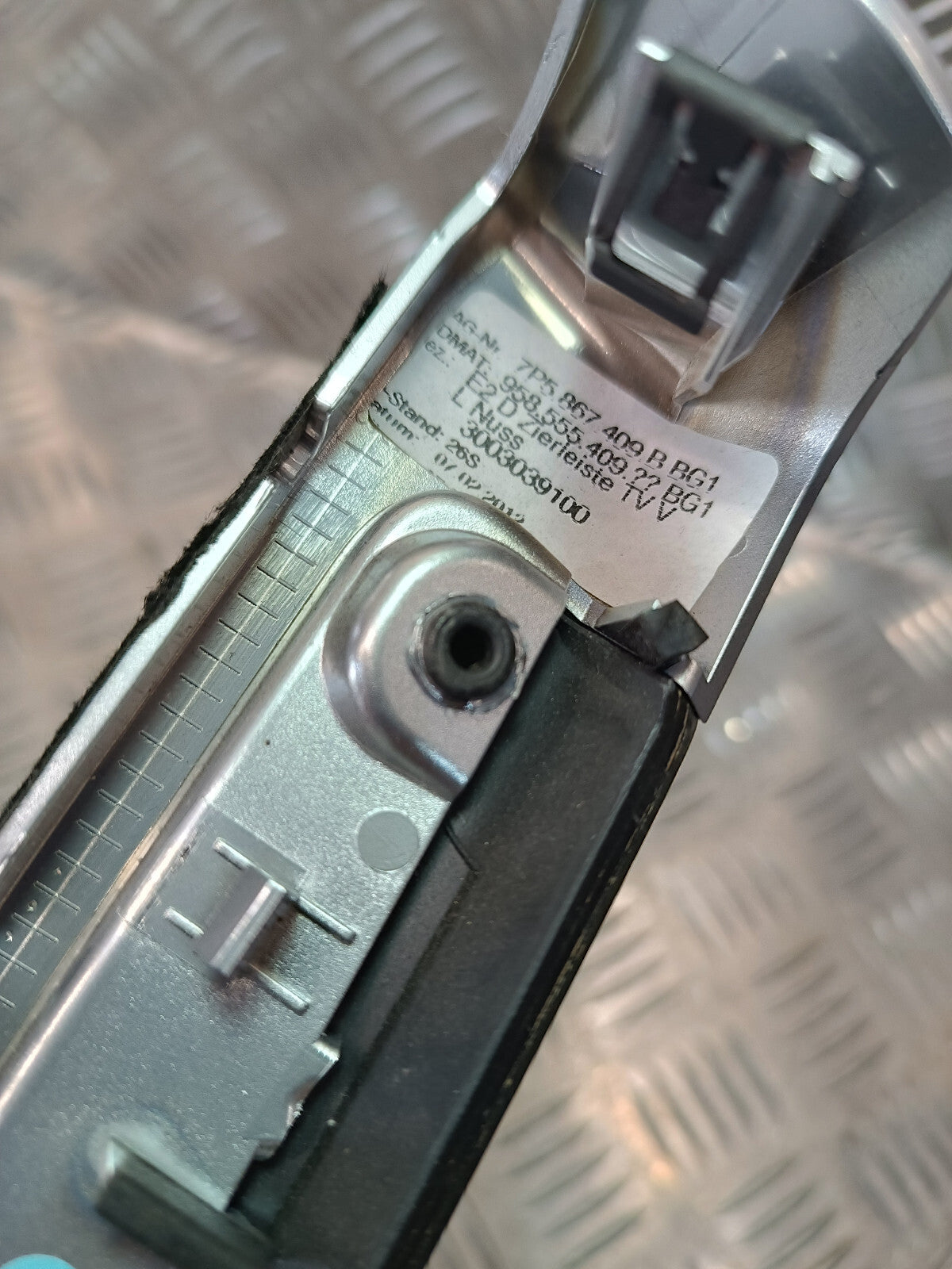 Porsche Cayenne S 92A Blende Leiste Türverkleidung 7P5867409B gebraucht - Original – Produktansicht 3