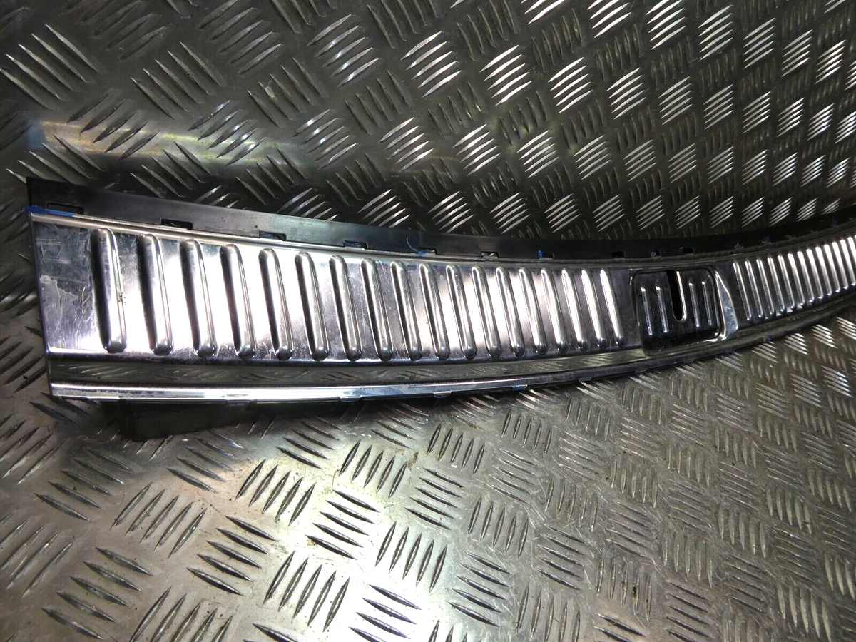 Porsche Cayenne 92A Ladekannte hinten 7P0863459F 7P5863909 7P5863422 ORIGINAL gebraucht - Verkleidung – Produktansicht 2