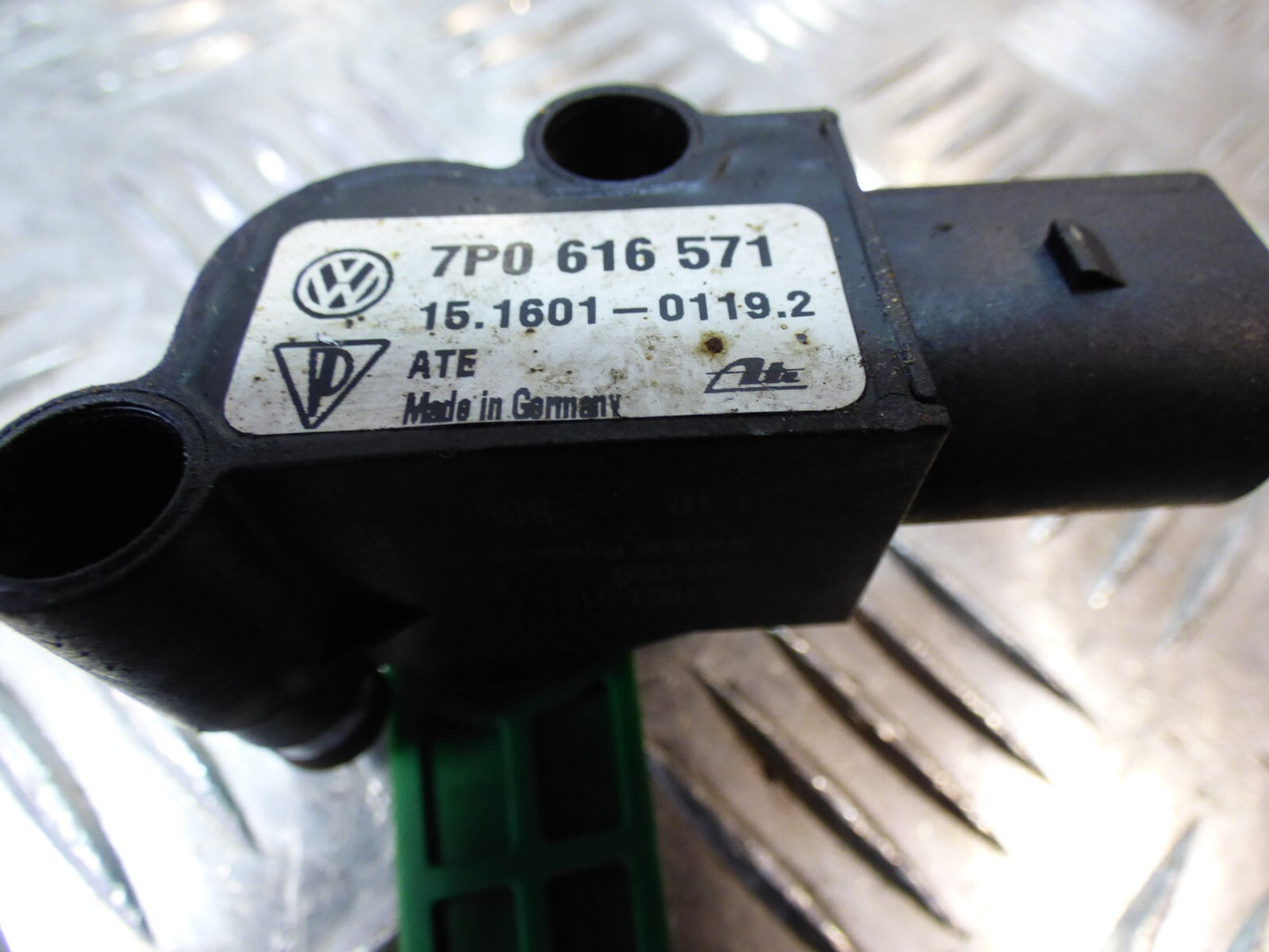 Porsche Cayenne II 92A Niveauregulierung Höhenwertsensor Hinten ORIGINAL gebraucht - 7P0616571 – Produktansicht 2