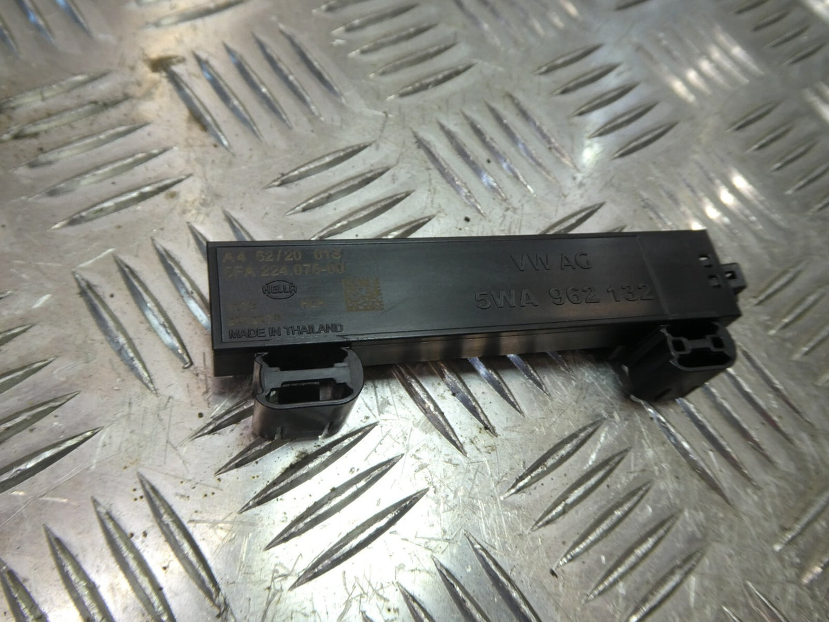 VW ID3 Antenne Startberechtigung 5WA962132 ORIGINAL gebraucht - Volkswagen – Produktansicht 2