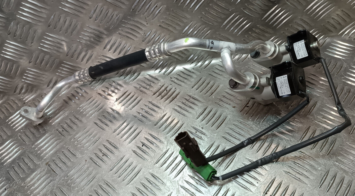 Renault Zoe 2022 Original Klimaleitung Magnetventil 924876913R gebraucht - 924467761R – Produktansicht 2