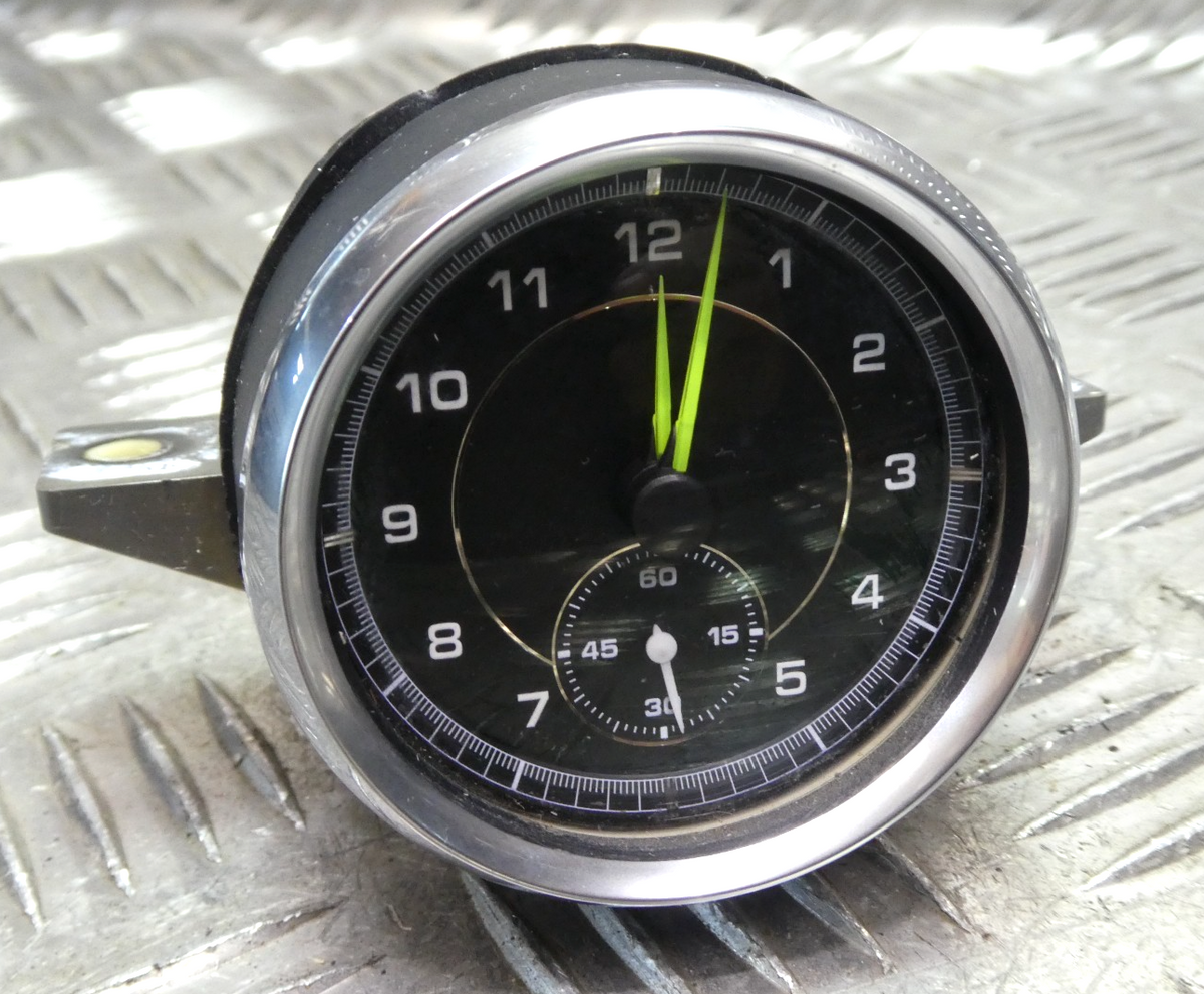 Porsche Panamera 3.0 E-Hybrid Uhr Clock in armaturenbrett ORIGINAL gebraucht - 97064131505DAP – Produktansicht 1