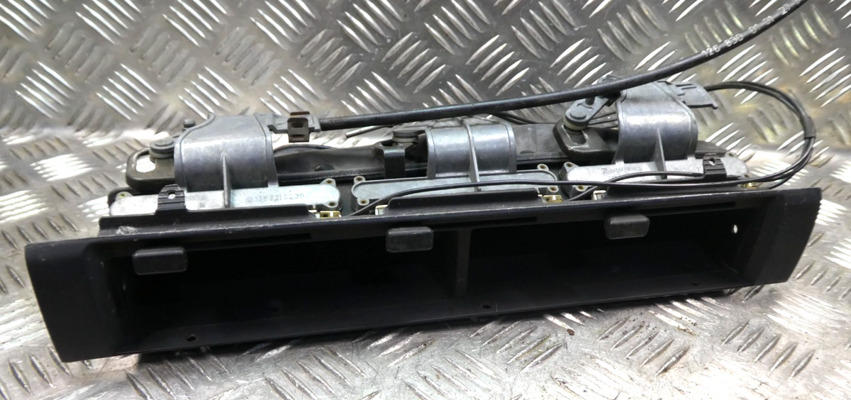 Mercedes-Benz W126 C126 Lüftungs Luft Dusche Düse Mitte Gitter Klima Regler – Produktansicht 1