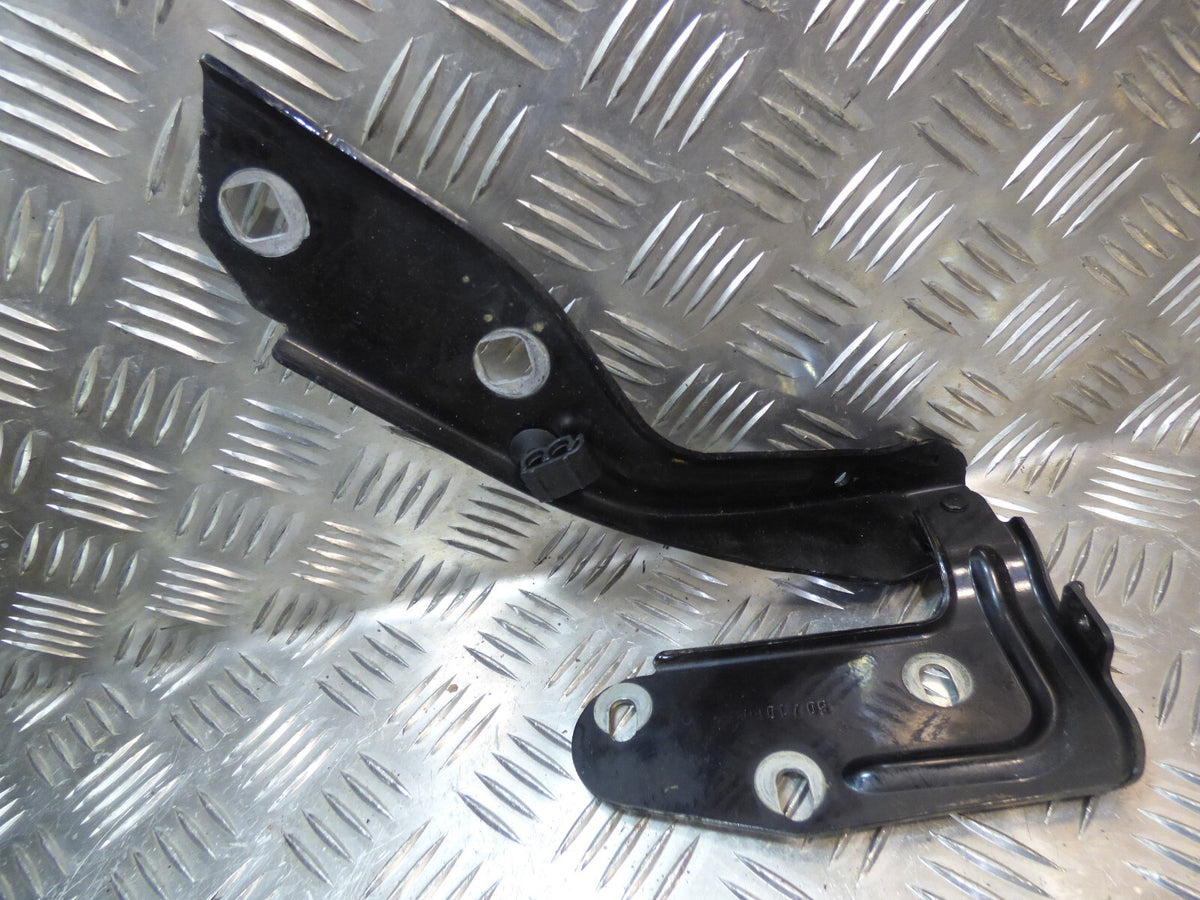 Porsche Cayenne 92A vorne rechts 7P5823302B ORIGINAL gebraucht - Motorhaubenscharnier – Produktansicht 1