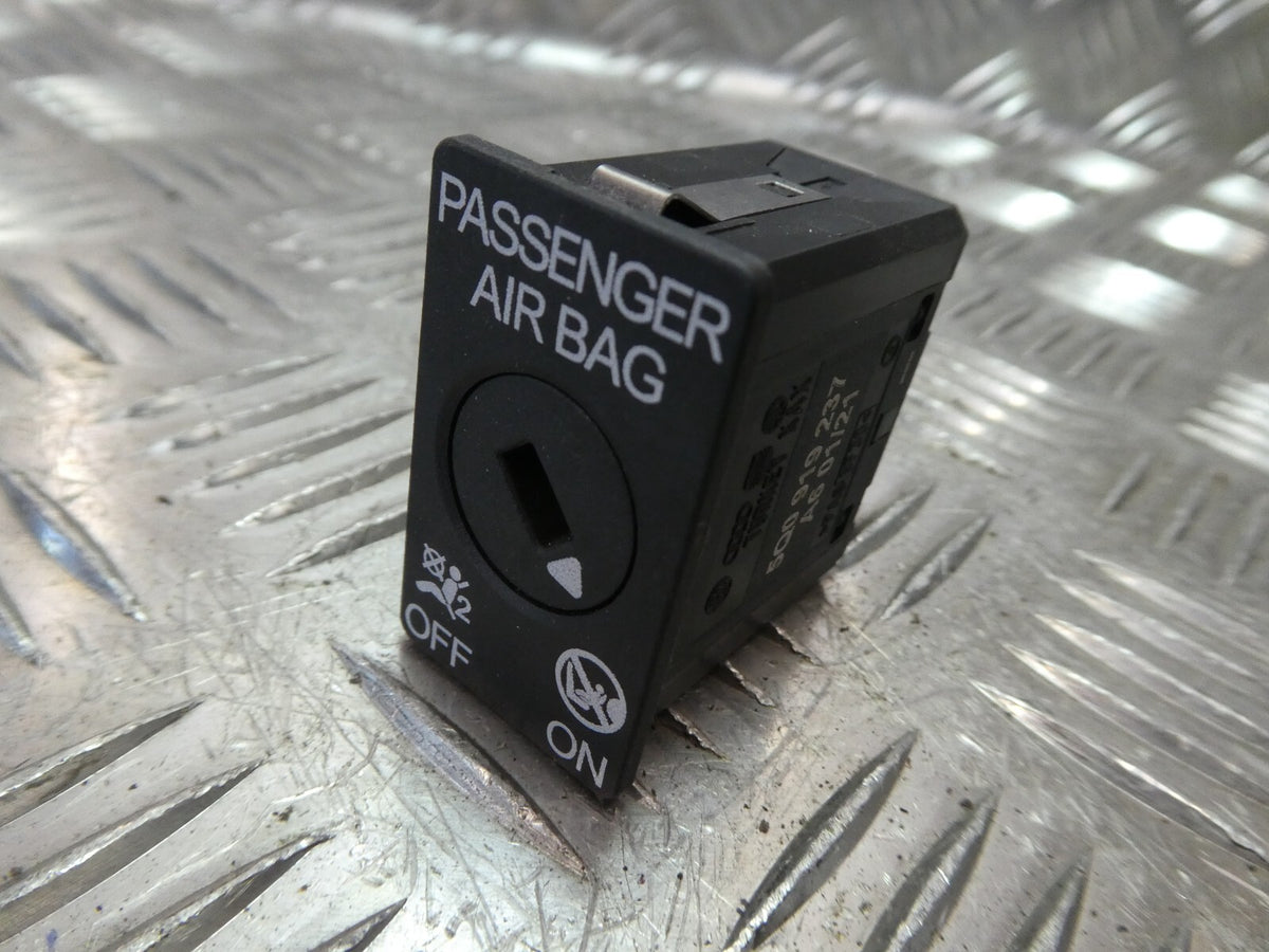 VW ID3 Airbagschalter Schalter Airbag off 5Q0919237 ORIGINAL gebraucht - Volkswagen – Produktansicht 1