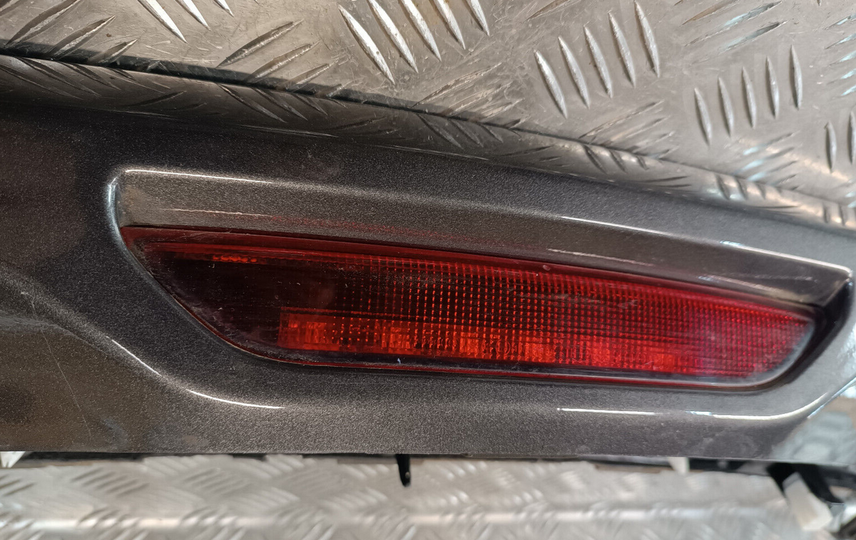 Jeep Grand WK2 Heckspoiler Heckklappe Spoiler 1VN50TRMA ORIGINAL gebraucht - Cherokee – Produktansicht 4