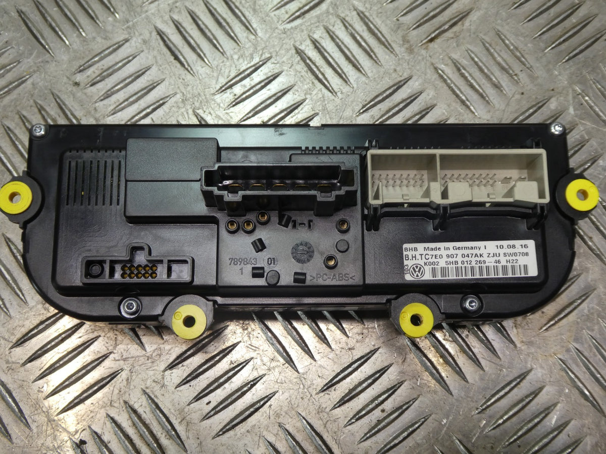 VW T5 FL T6 Klimabedienteil Heizung Schalter _ 7E0907047AK ZJU ORIGINAL gebraucht - Transporter – Produktansicht 4