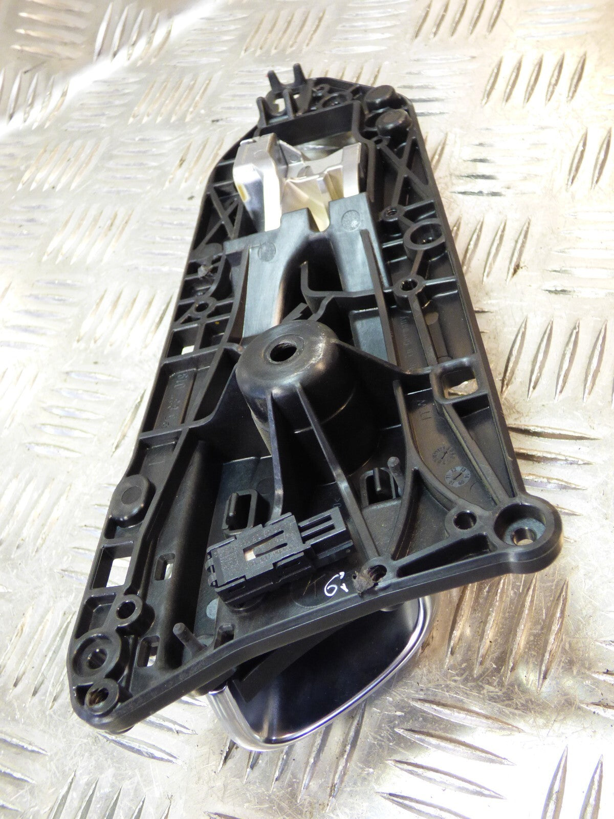 Porsche Cayenne 92A Orig. Türgriff Tür Öffner links innen 7P5837019 ORIGINAL gebraucht - Innengriff – Produktansicht 2