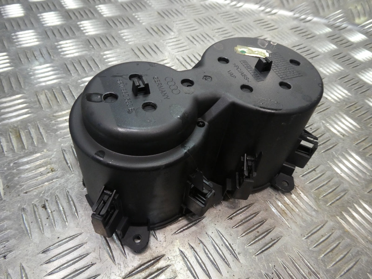 Porsche Macan 95B Getränkehalter ORIGINAL gebraucht - 8R0862533B – Produktansicht 3