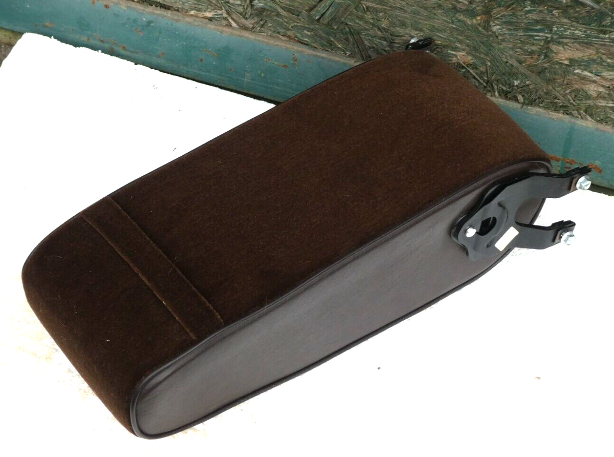 Mercedes-Benz C126 SEC Coupe 126 Armlehne hinten _ Velour braun – Produktansicht 2
