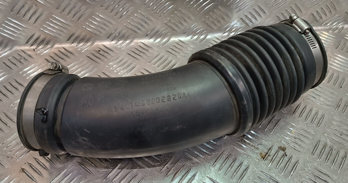 Jeep Grand Cherokee WK2 3.0 Luftrohr Ladeluftschlauch 99401701A ORIGINAL gebraucht - 68088249AB – Produktansicht 1